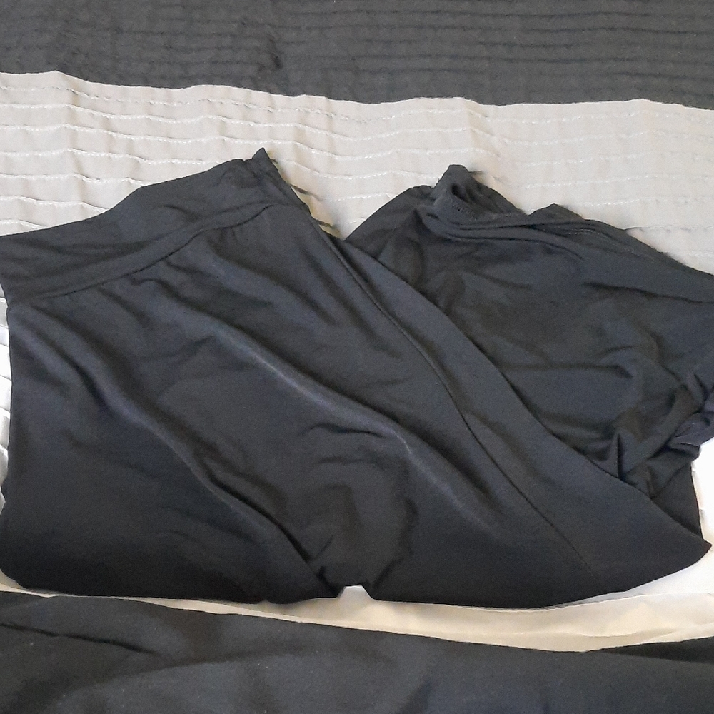Women’s Black Capris - Relaxed Fit